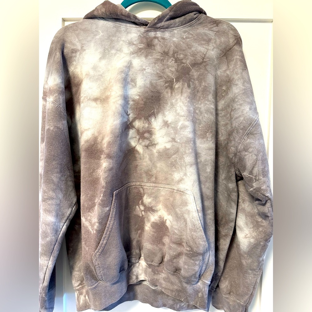 Women’s or men’s oversized grey tie dye hoodie!